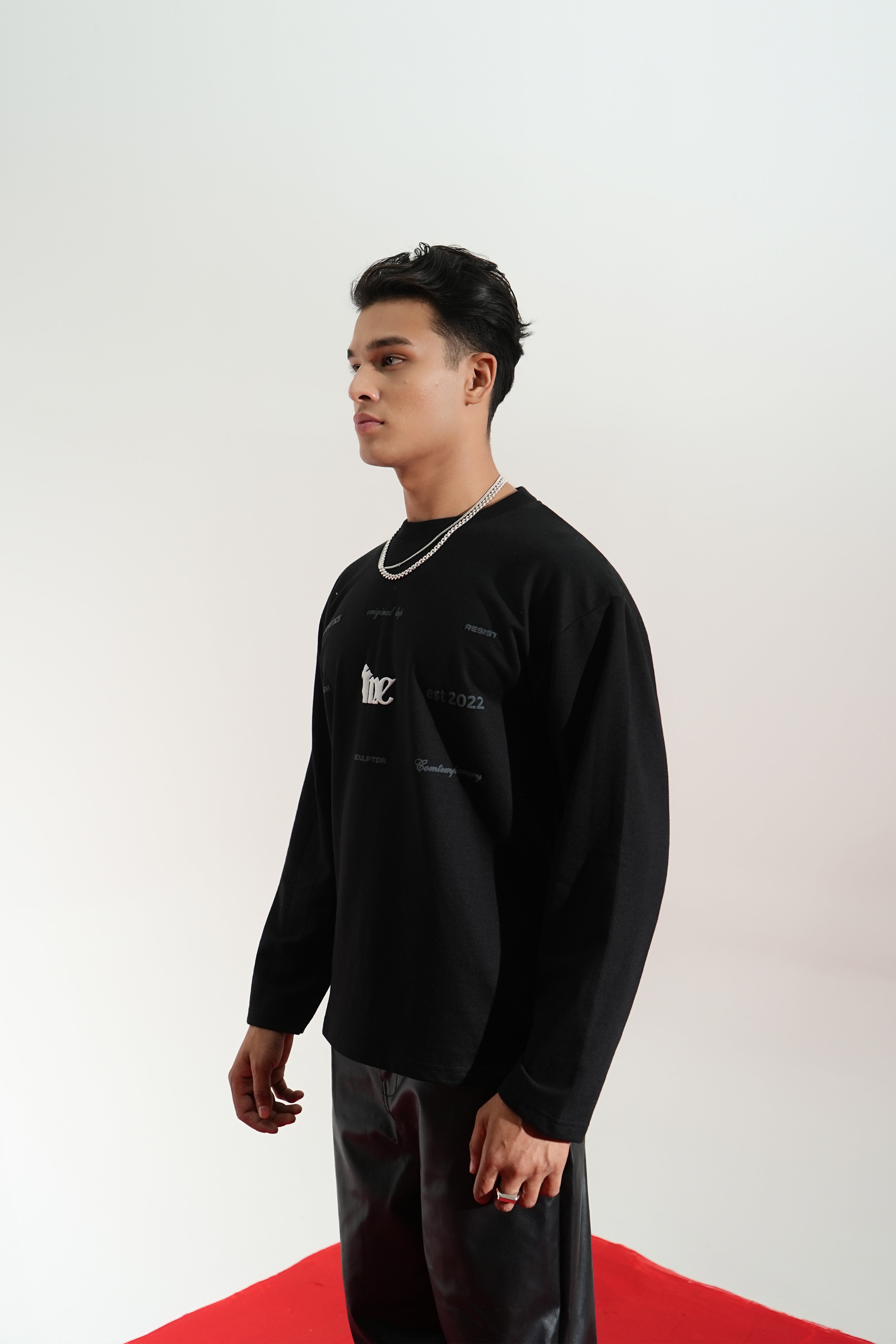 gid://shopify/Product/9622338240739