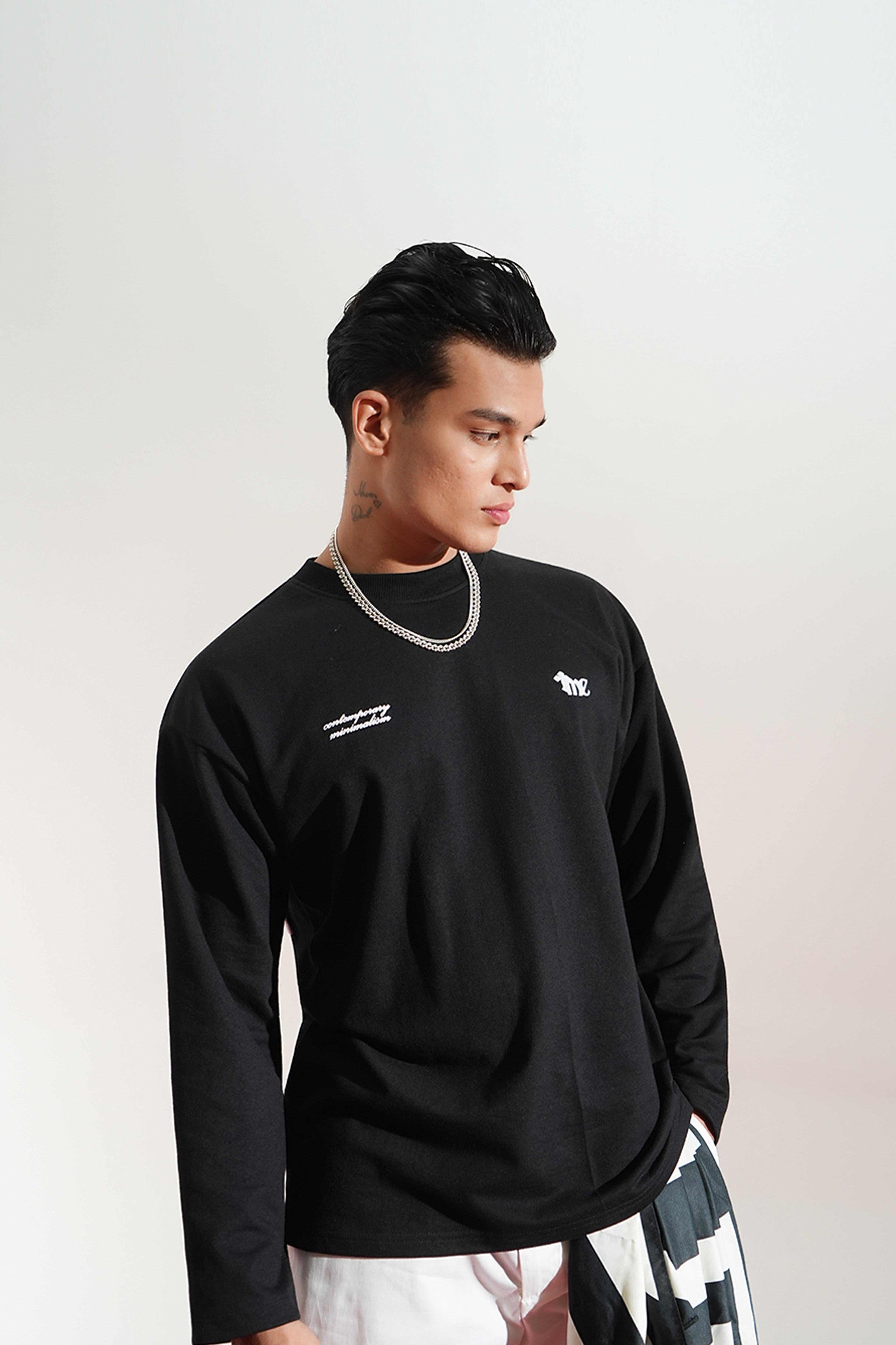 gid://shopify/Product/9622338044131