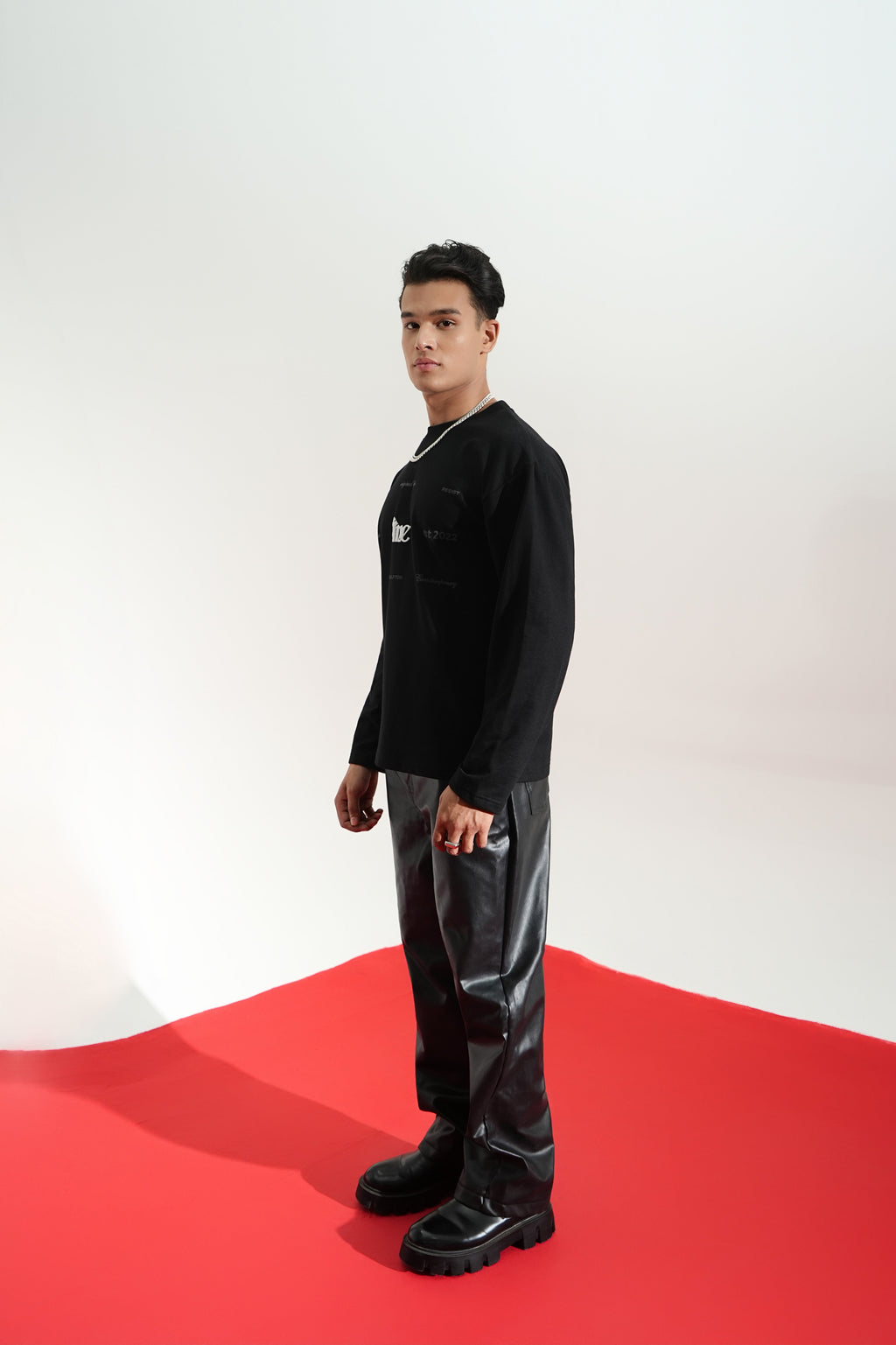 gid://shopify/Product/9622338240739