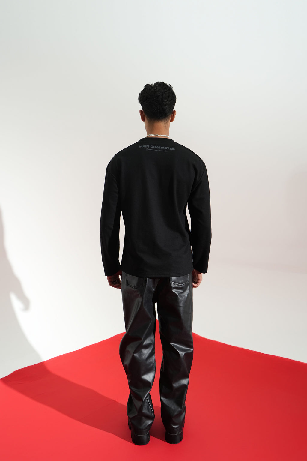 gid://shopify/Product/9622338240739