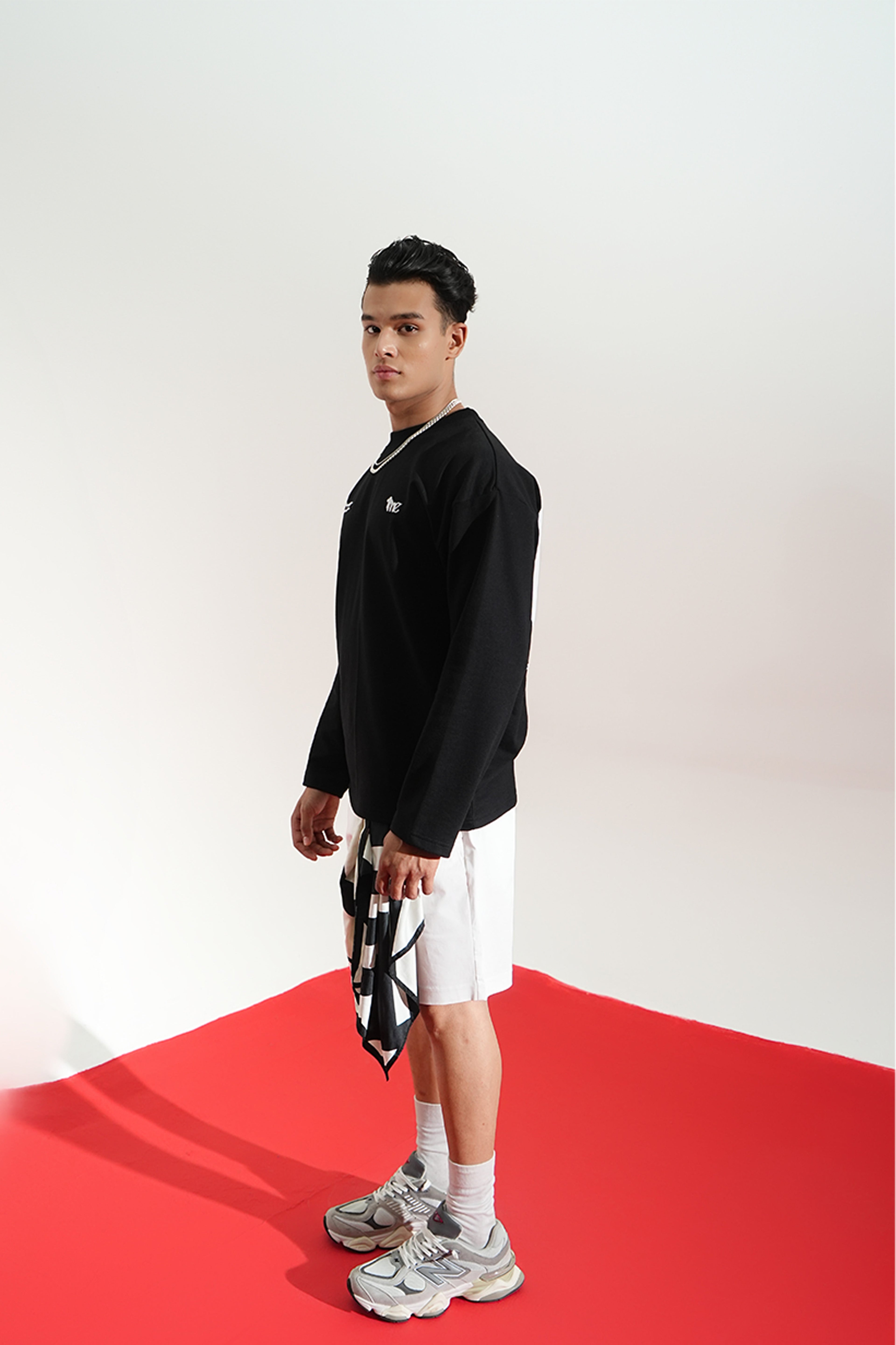 gid://shopify/Product/9622338044131