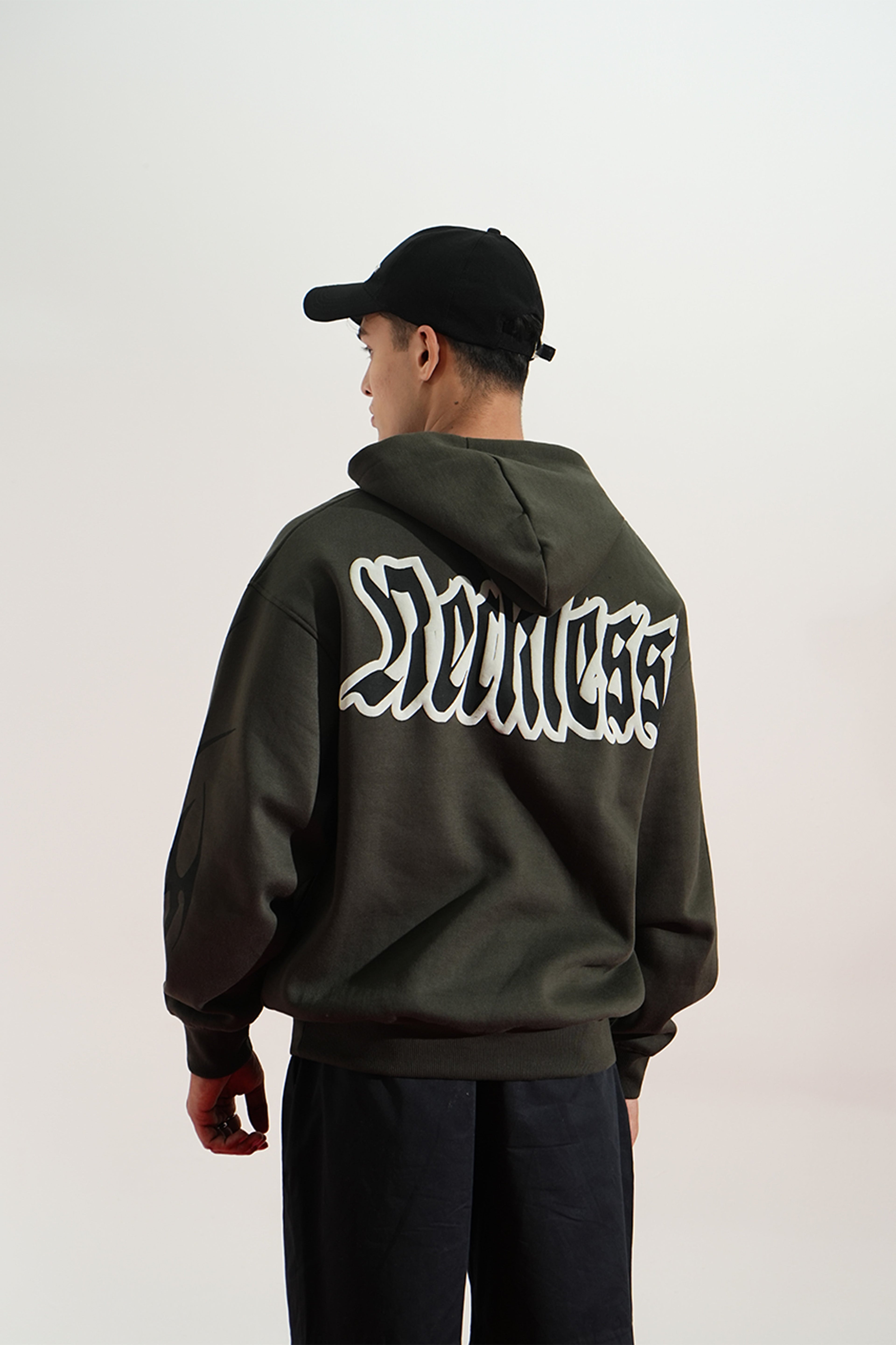 gid://shopify/Product/9622338437347