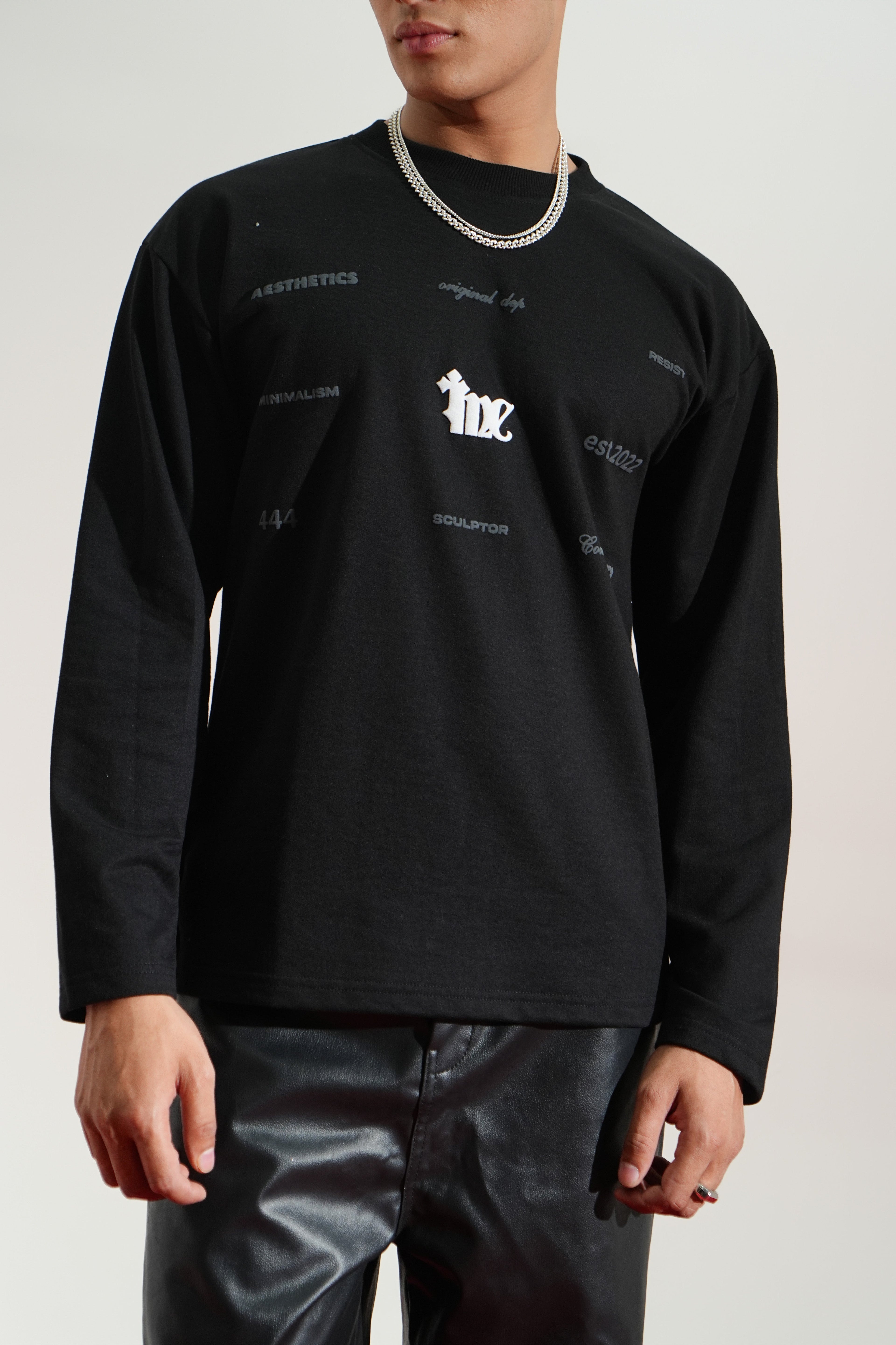 gid://shopify/Product/9622338240739