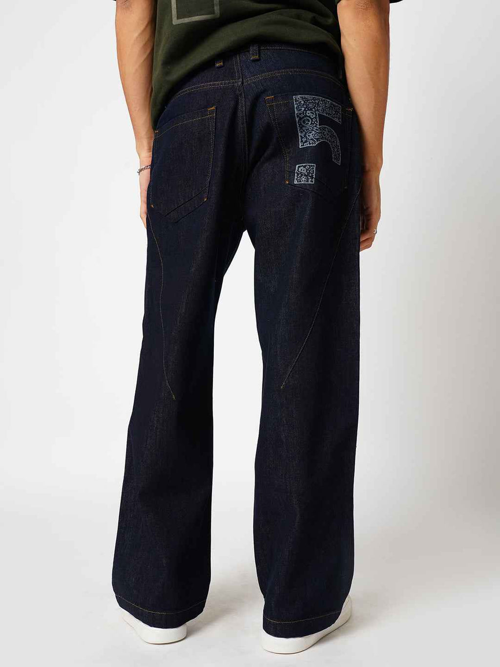 gid://shopify/Product/9622335979747