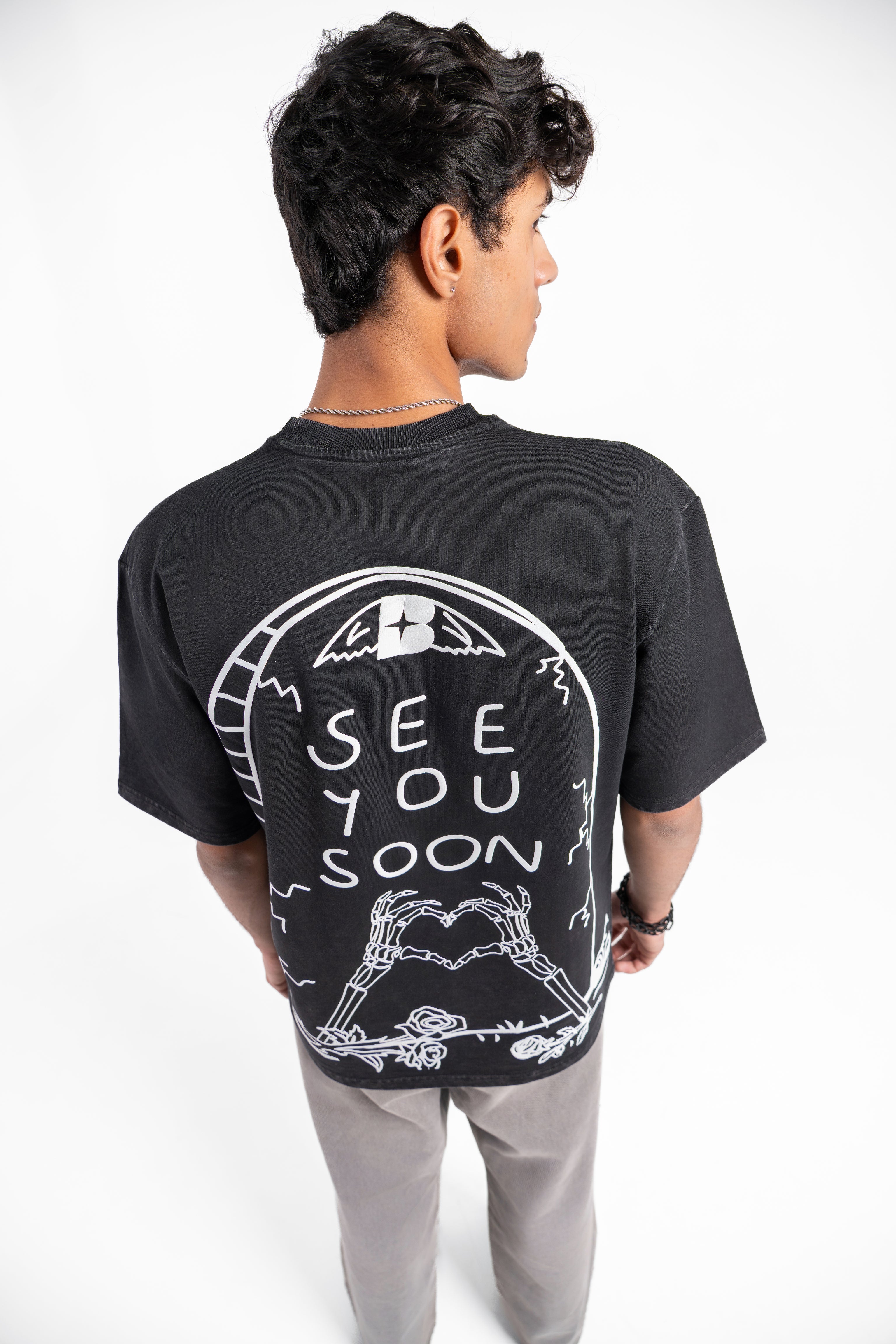 gid://shopify/Product/9622219358435