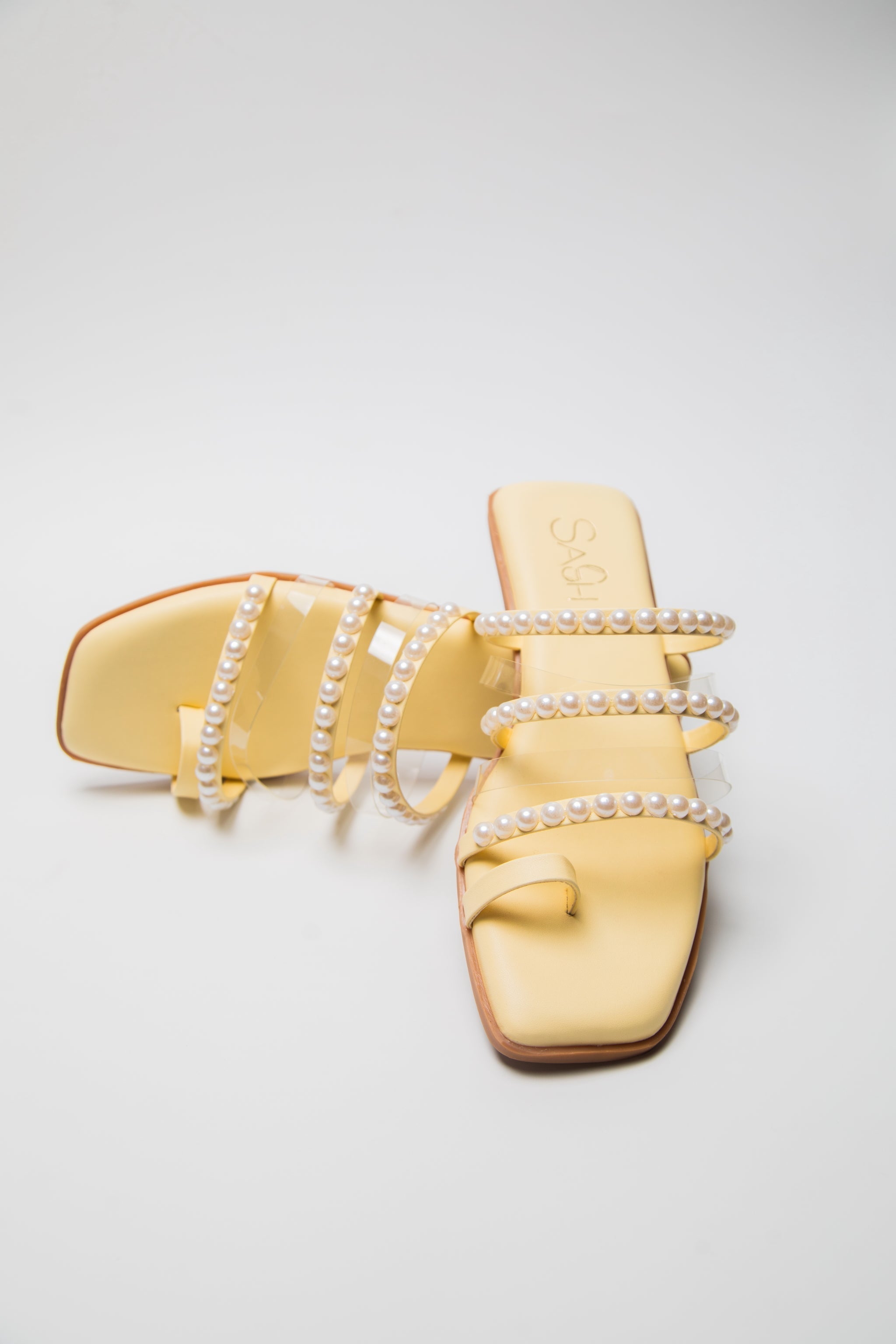 gid://shopify/Product/9622339158243
