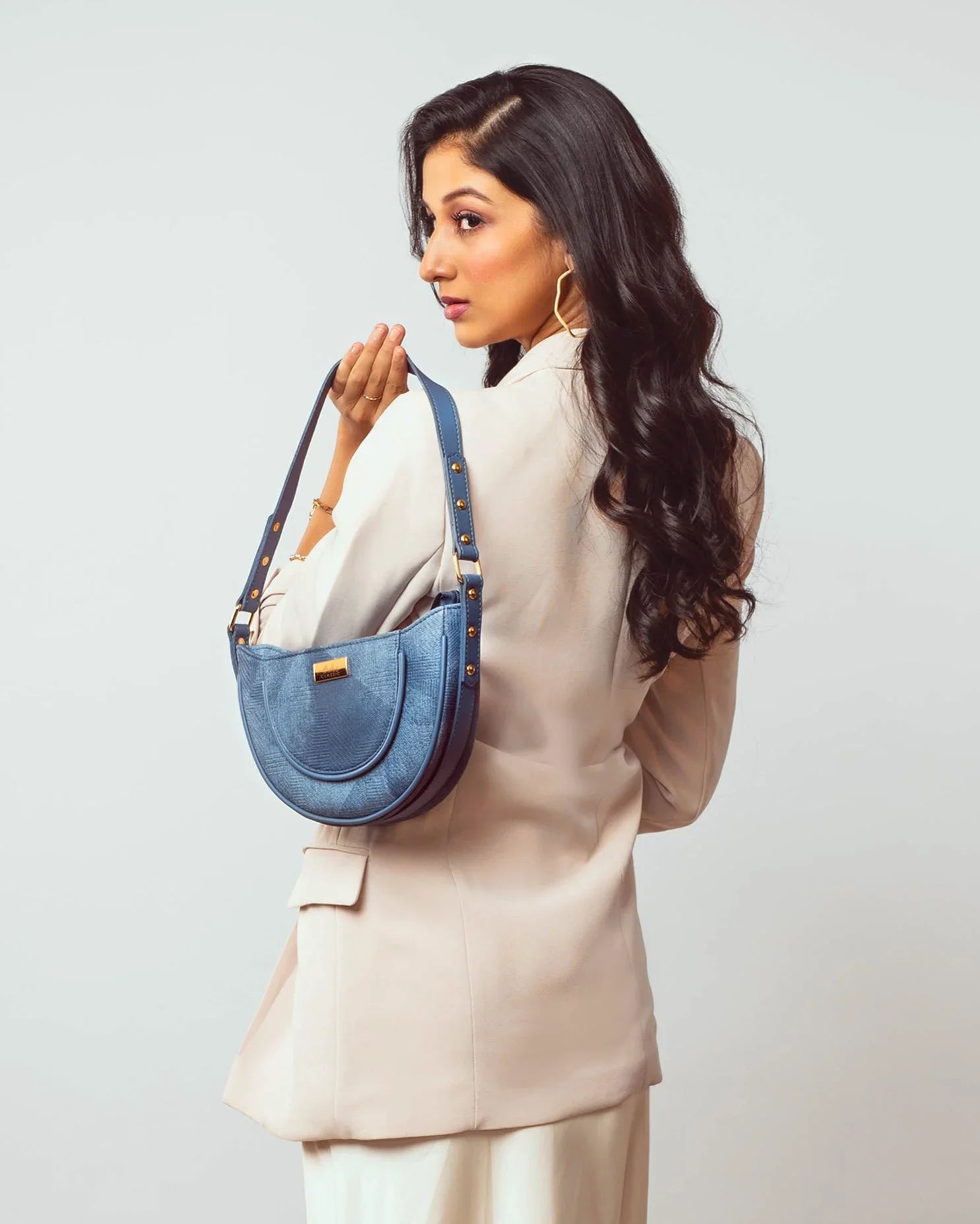 gid://shopify/Product/9622332080355