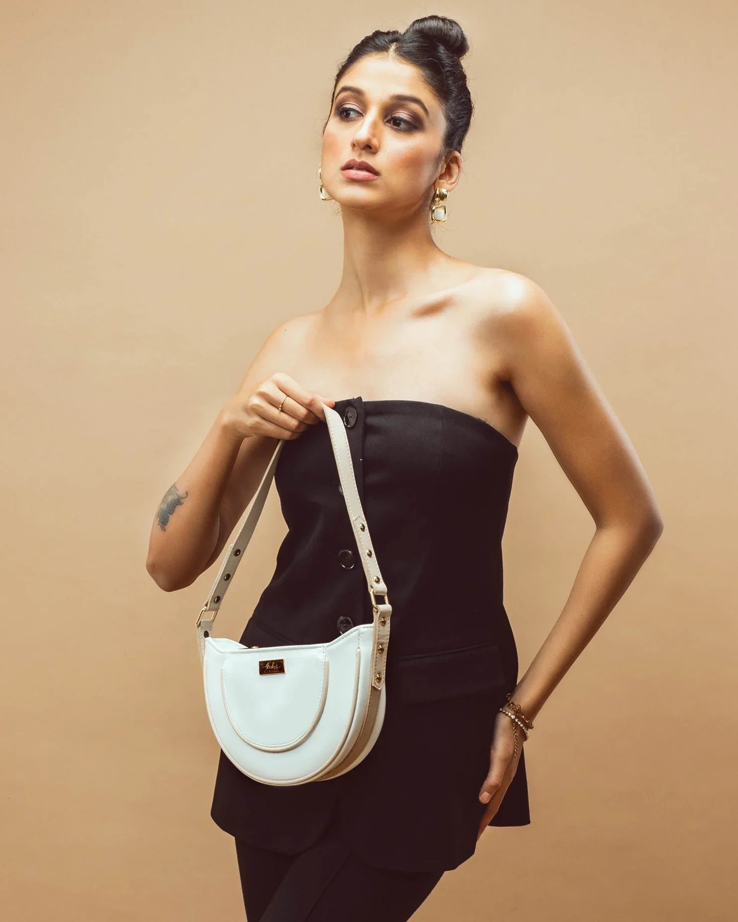 gid://shopify/Product/9622332211427
